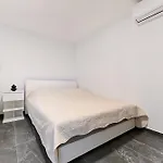 Mare شقة Sukošan