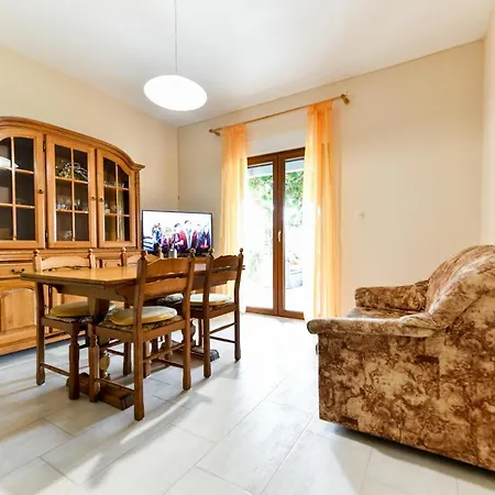 Mare Apartment Sukošan