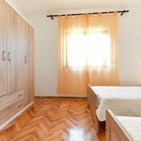 Mare Apartment Sukošan
