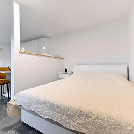 Mare Apartment *